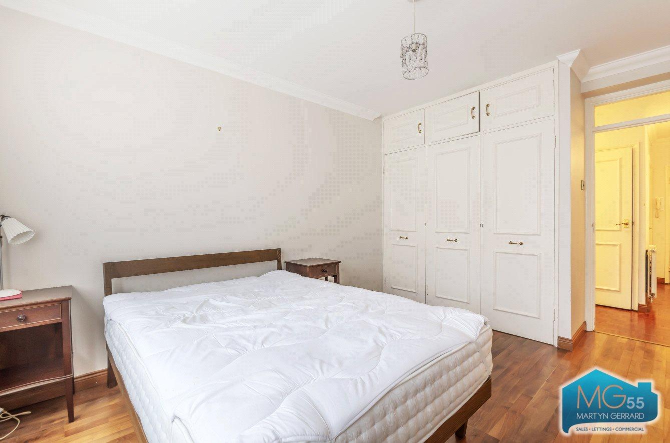 2 bedroom Apartment to rent - Martyn Gerrard