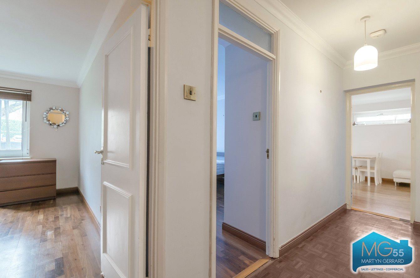 2 bedroom Apartment to rent - Martyn Gerrard