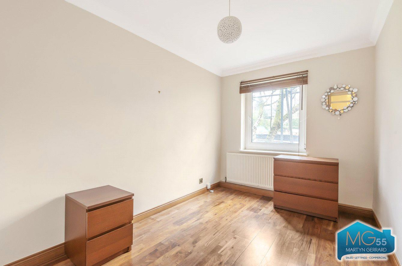 2 bedroom Apartment to rent - Martyn Gerrard