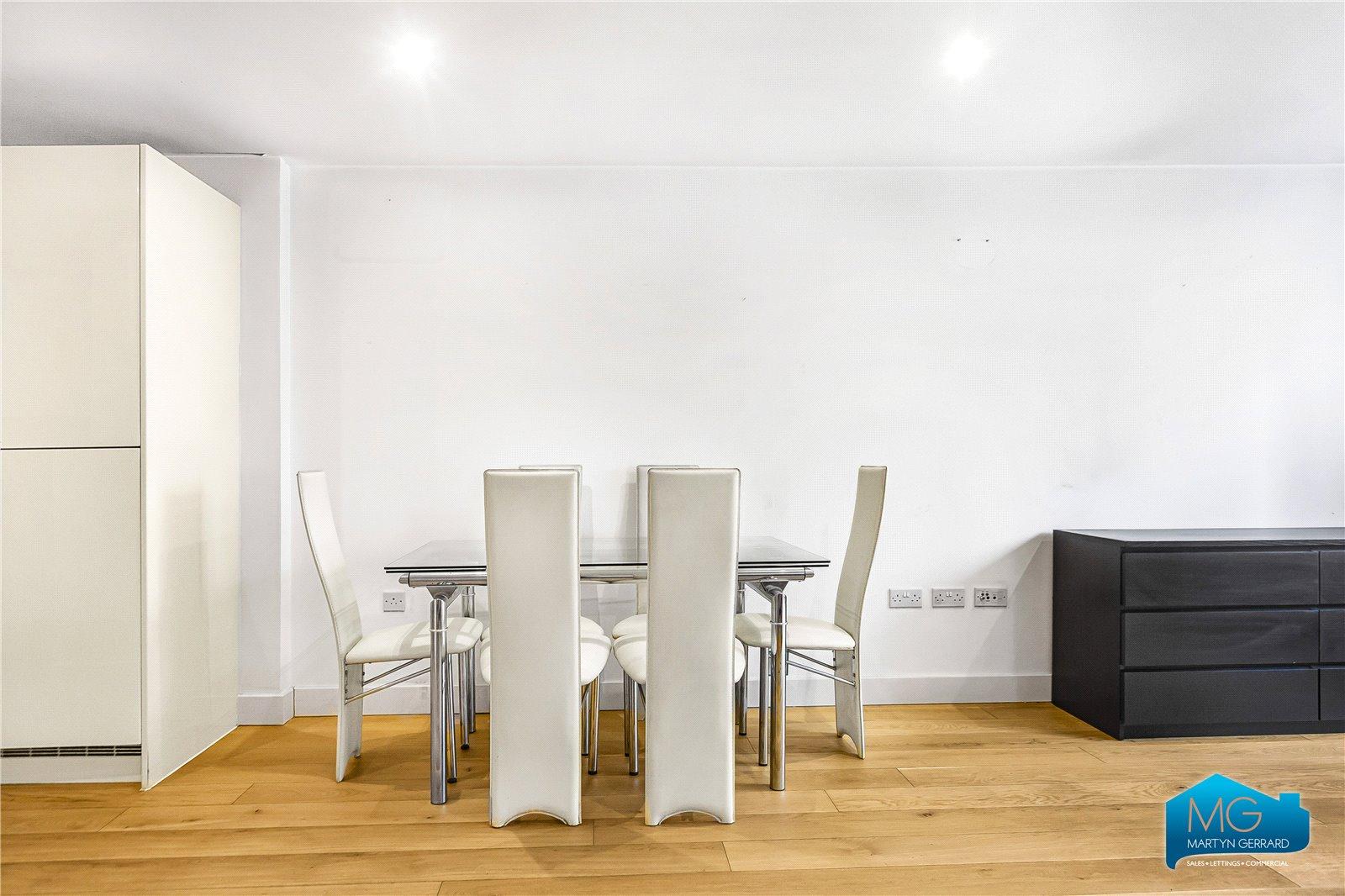 1 bedroom Ground Floor Flat to rent - Martyn Gerrard