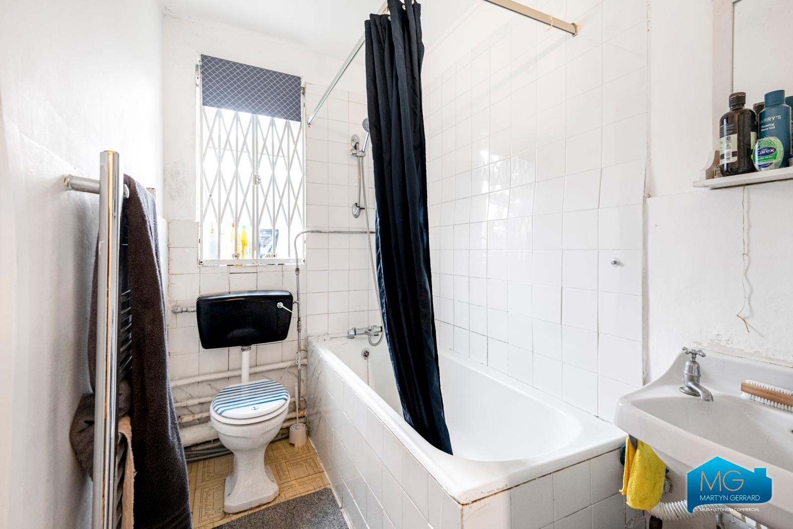 1 bedroom Ground Floor Flat to rent - Martyn Gerrard