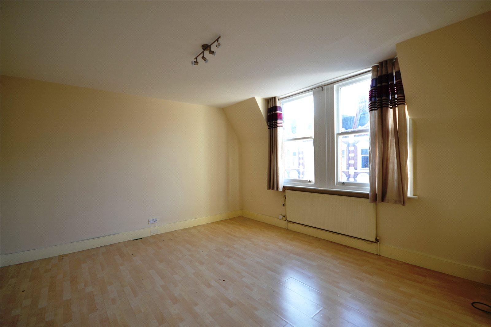 1 bedroom Apartment to rent + ' - Martyn Gerrard