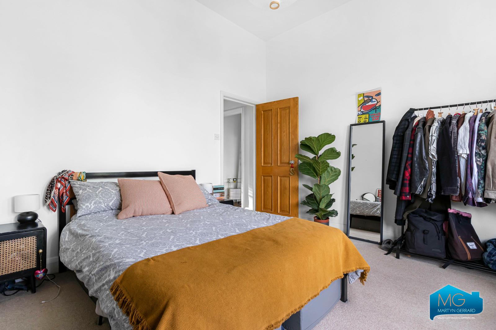1 bedroom Ground Floor Flat to rent - Martyn Gerrard