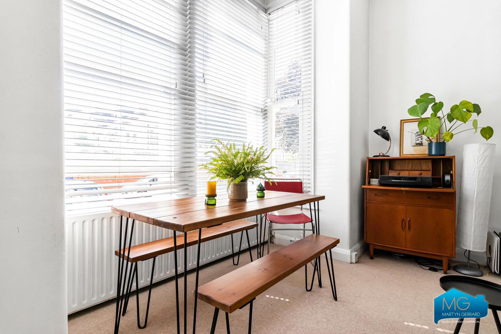 1 bedroom Ground Floor Flat to rent - Martyn Gerrard