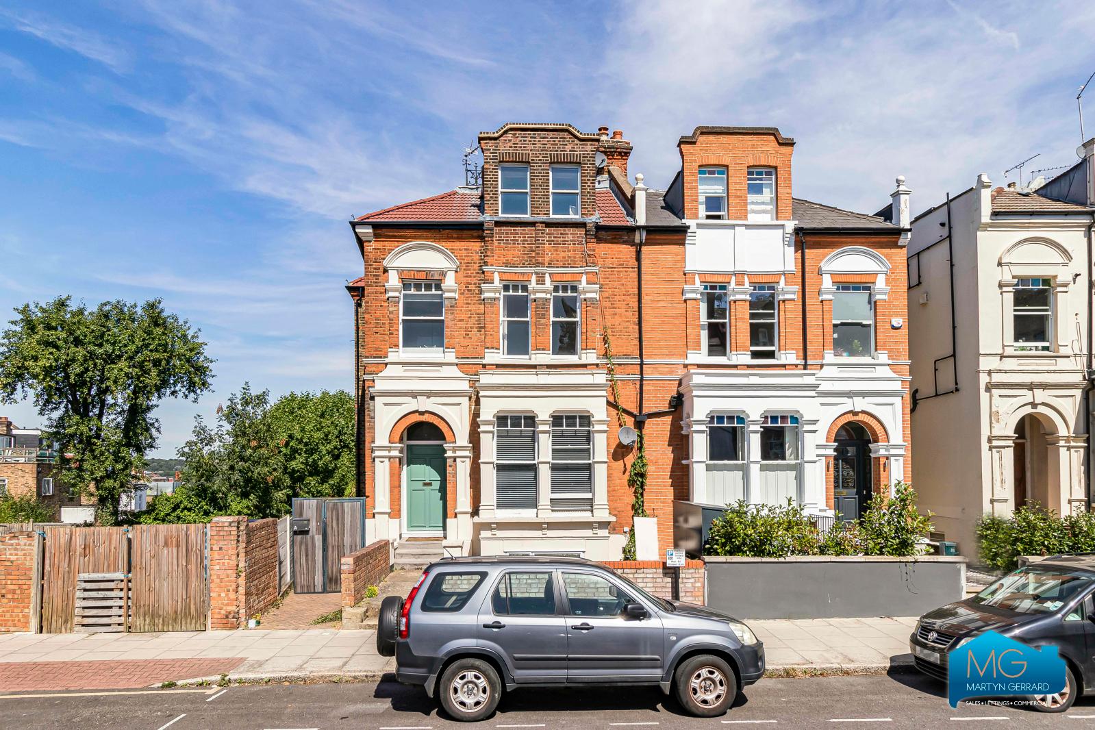 1 bedroom Ground Floor Flat to rent - Martyn Gerrard