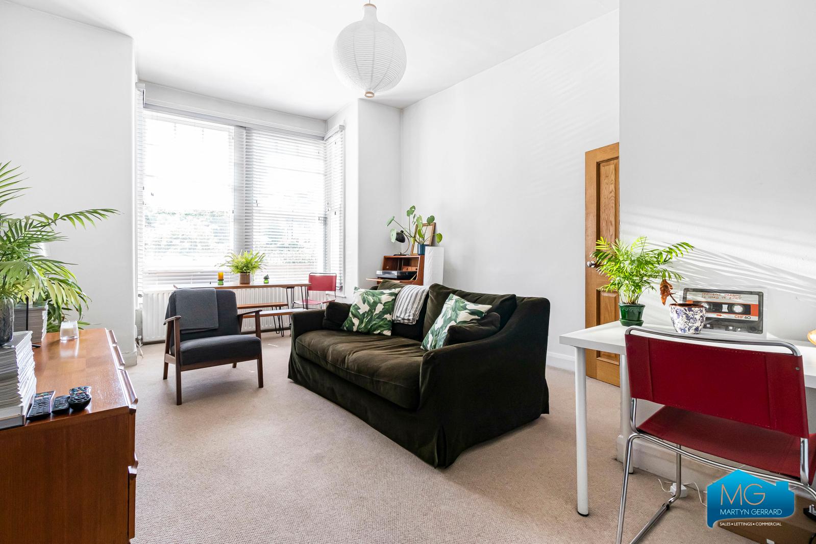 1 bedroom Ground Floor Flat to rent - Martyn Gerrard