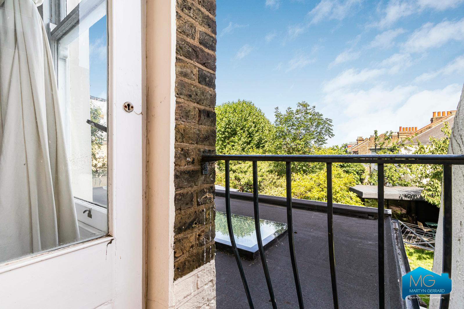1 bedroom Ground Floor Flat to rent - Martyn Gerrard