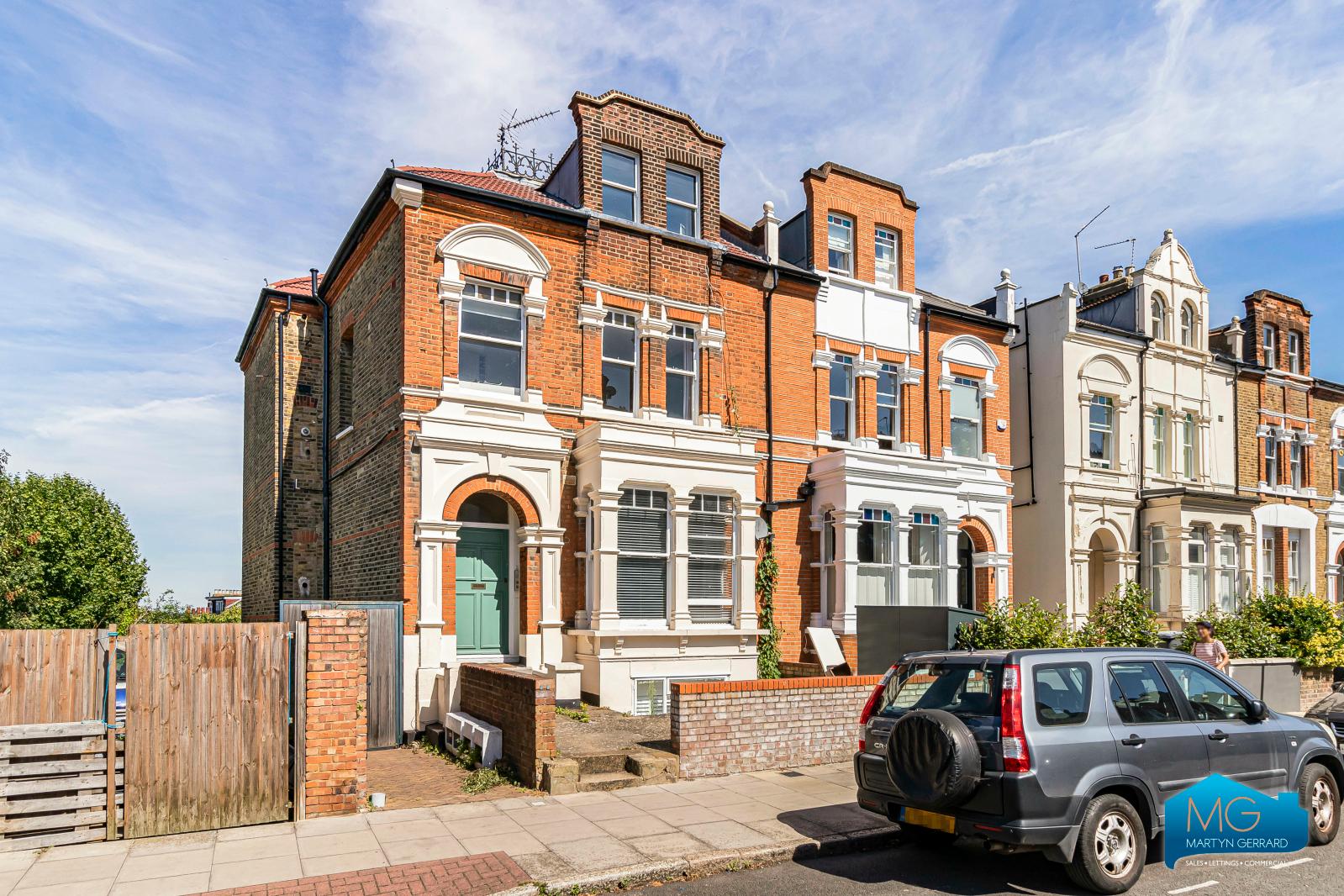 1 bedroom Ground Floor Flat to rent - Martyn Gerrard