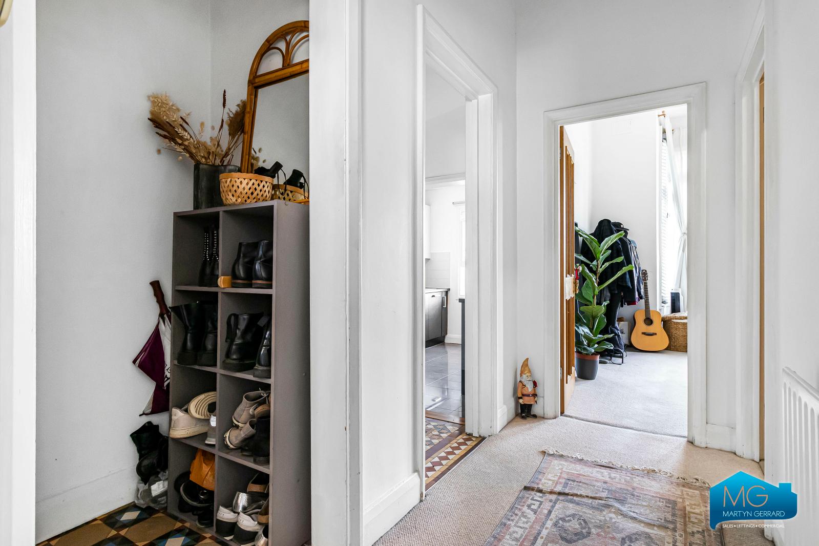 1 bedroom Ground Floor Flat to rent - Martyn Gerrard