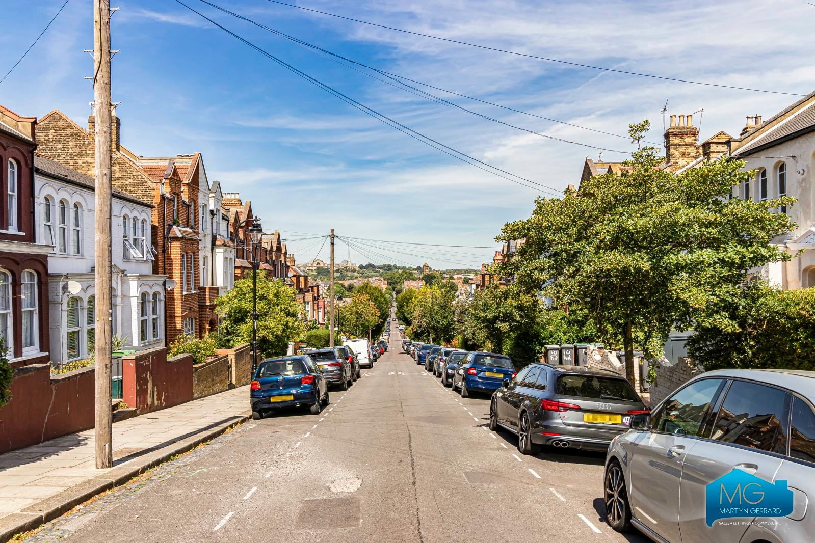 1 bedroom Ground Floor Flat to rent - Martyn Gerrard