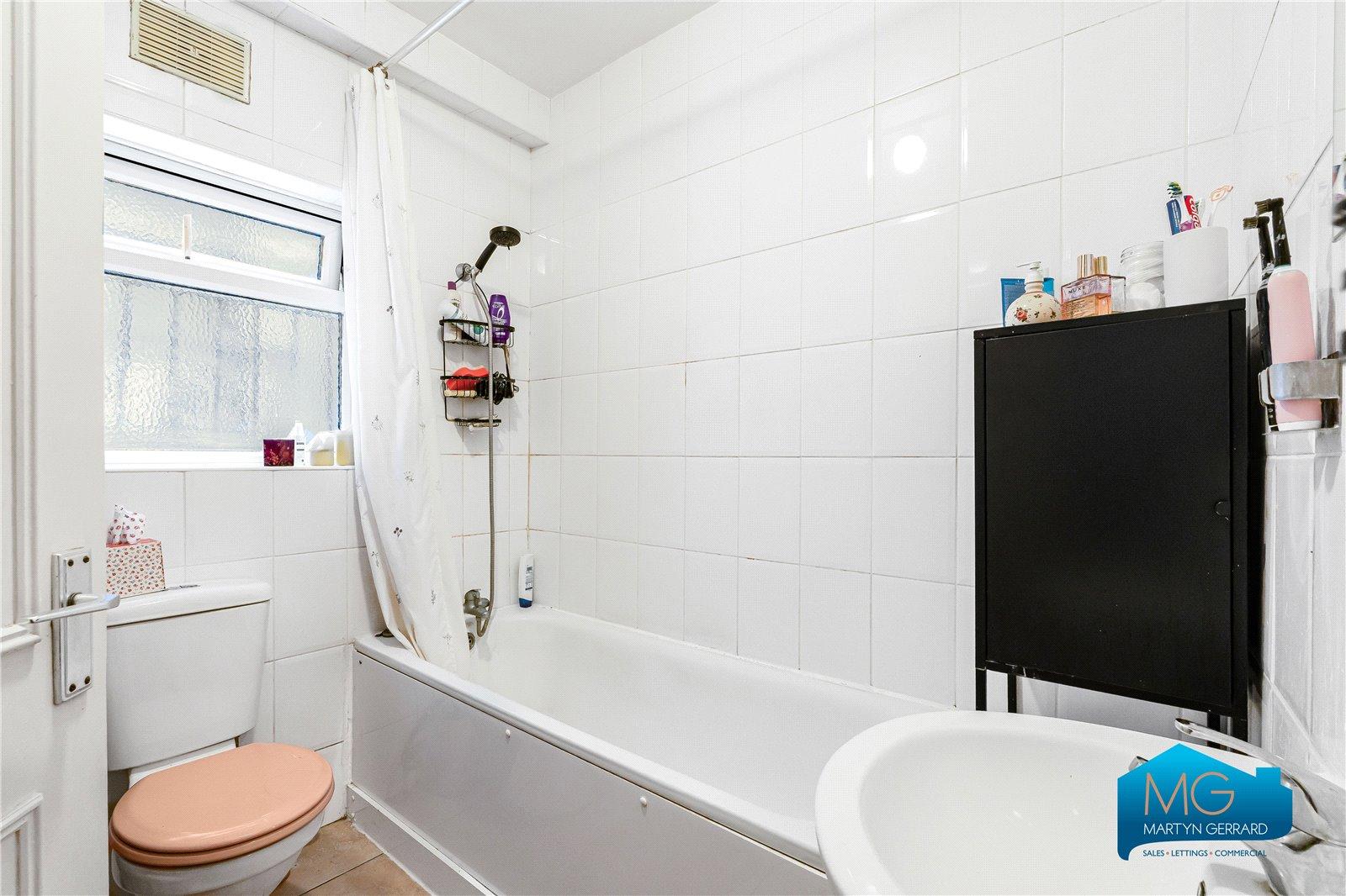 1 bedroom Ground Floor Flat to rent - Martyn Gerrard