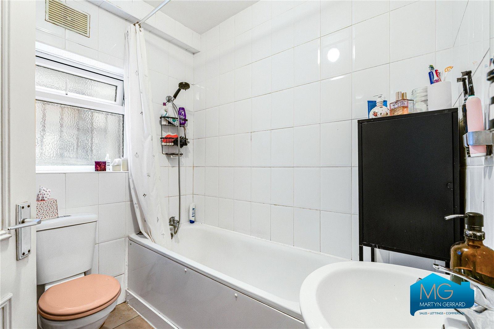 1 bedroom Ground Floor Flat to rent - Martyn Gerrard