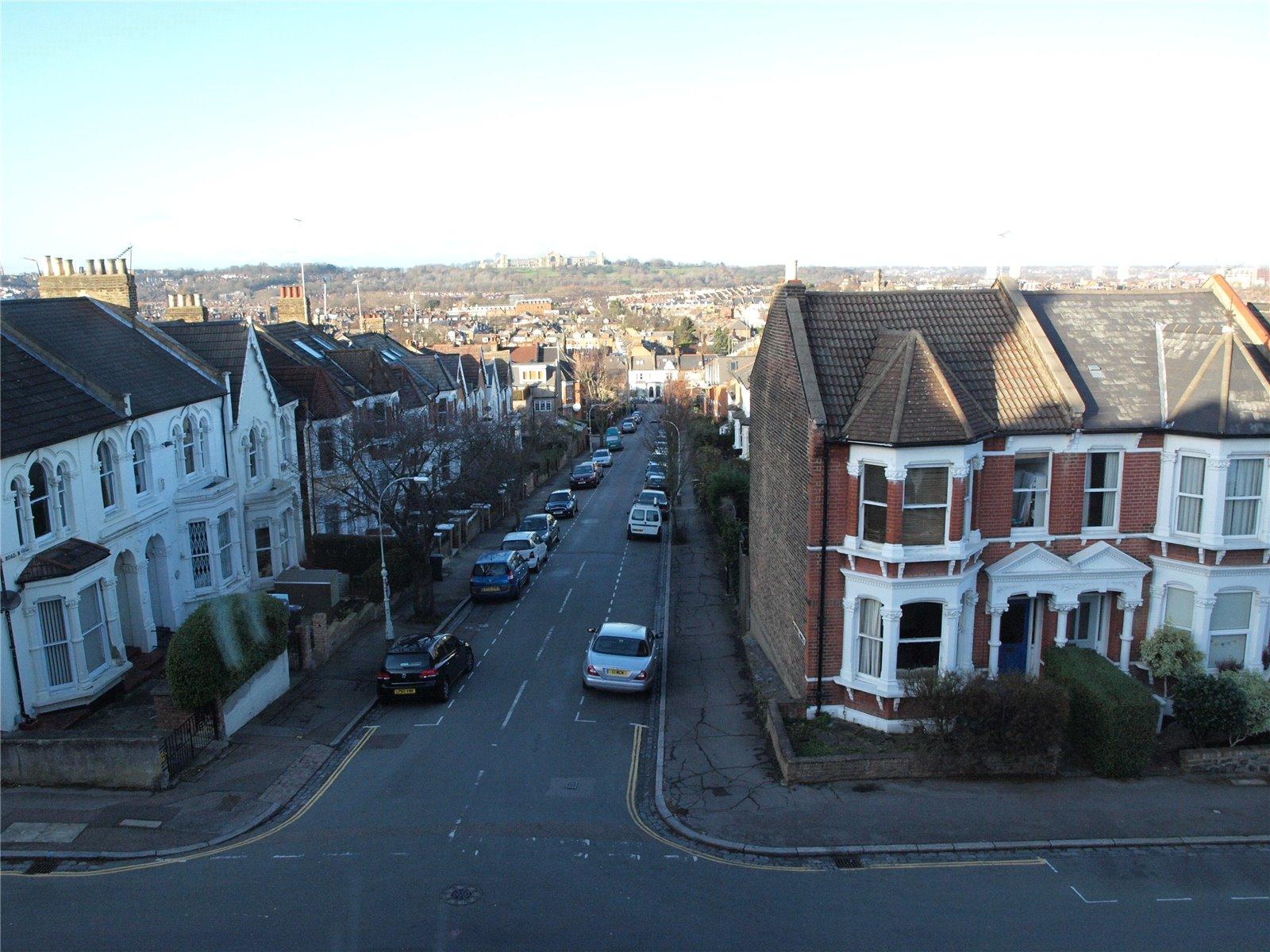 2 bedroom Apartment to rent - Martyn Gerrard