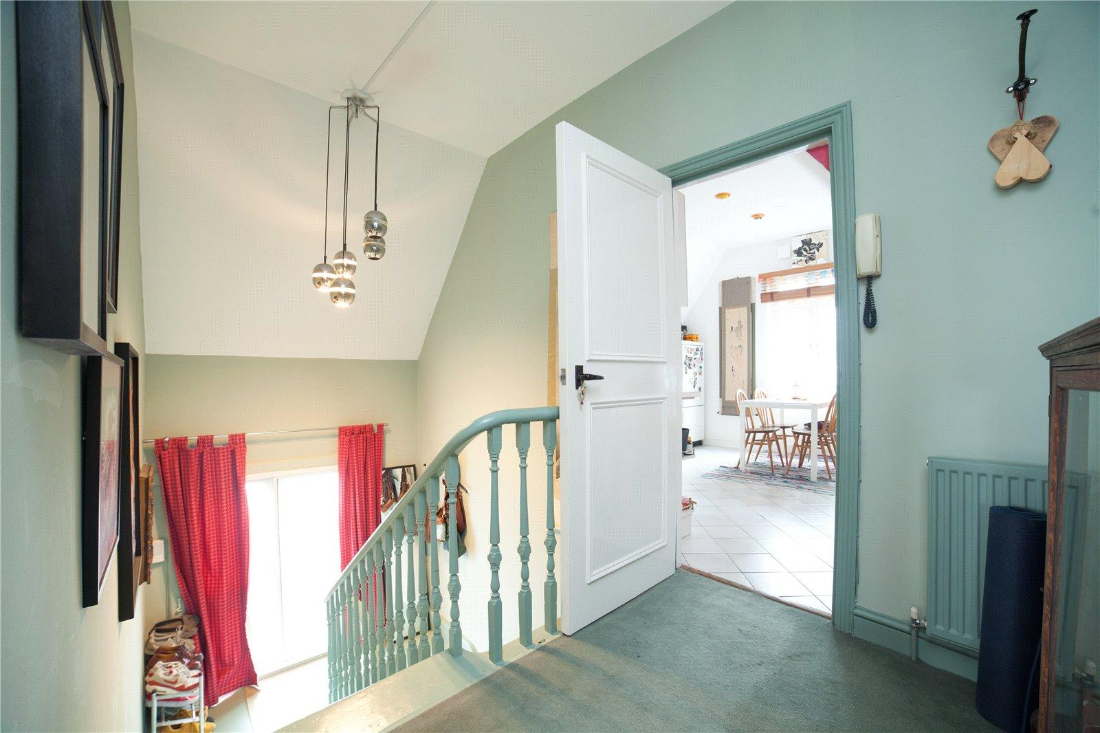 2 bedroom Apartment to rent - Martyn Gerrard