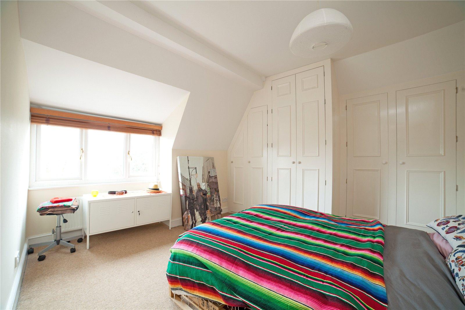 2 bedroom Apartment to rent - Martyn Gerrard