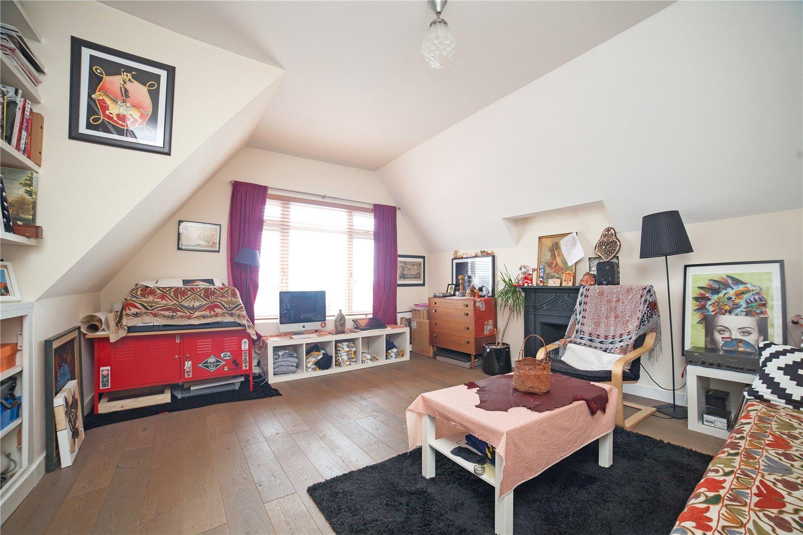 2 bedroom Apartment to rent - Martyn Gerrard
