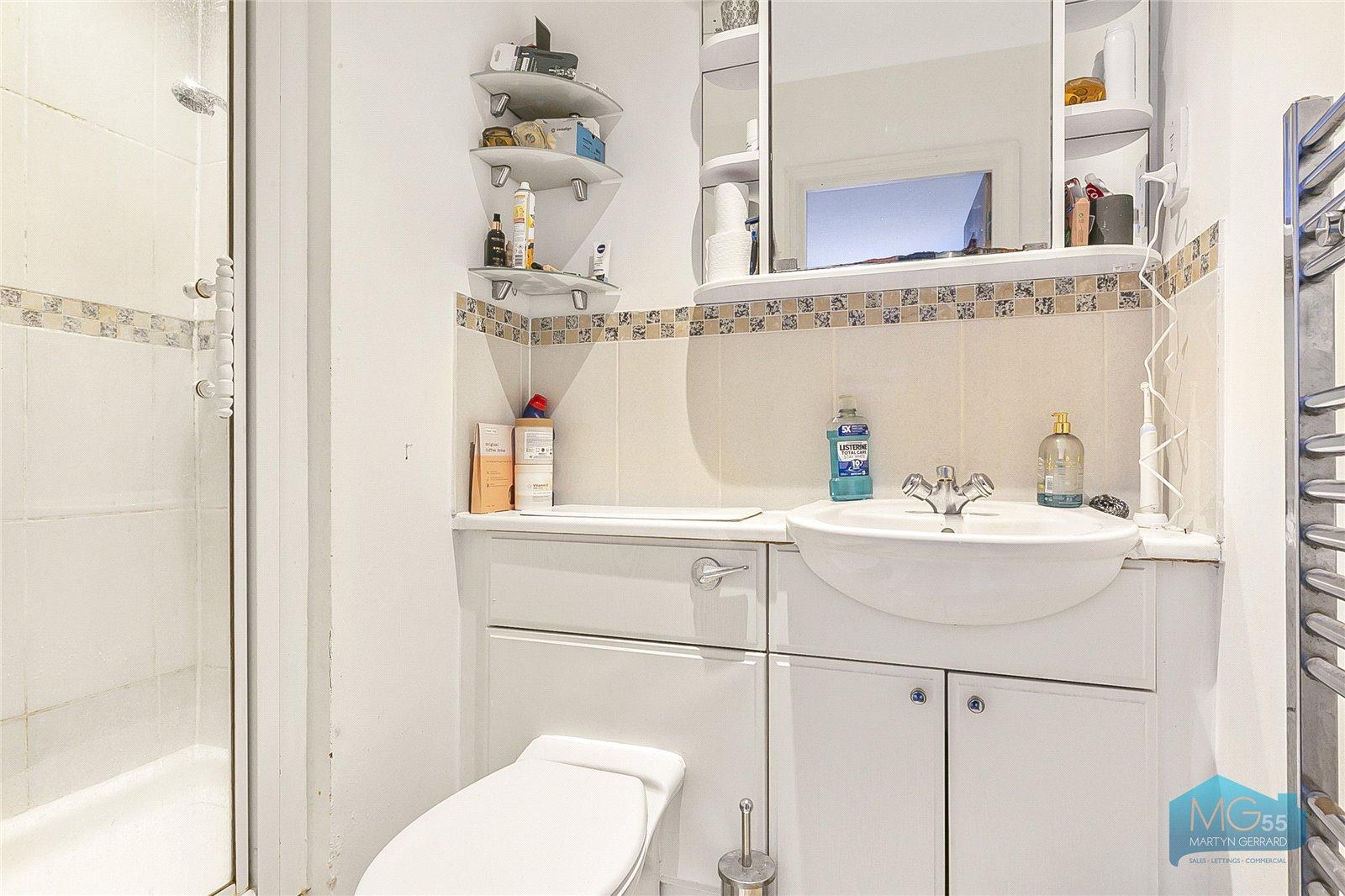 2 bedroom Apartment to rent - Martyn Gerrard