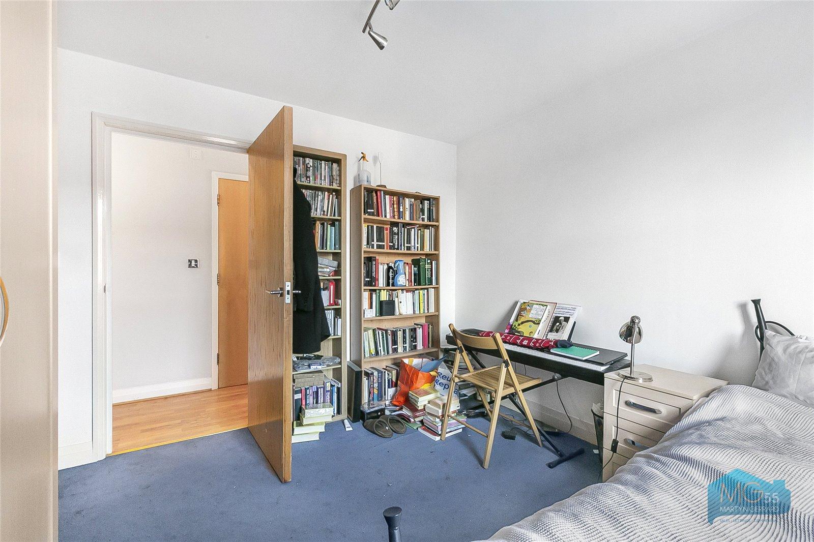 2 bedroom Apartment to rent - Martyn Gerrard