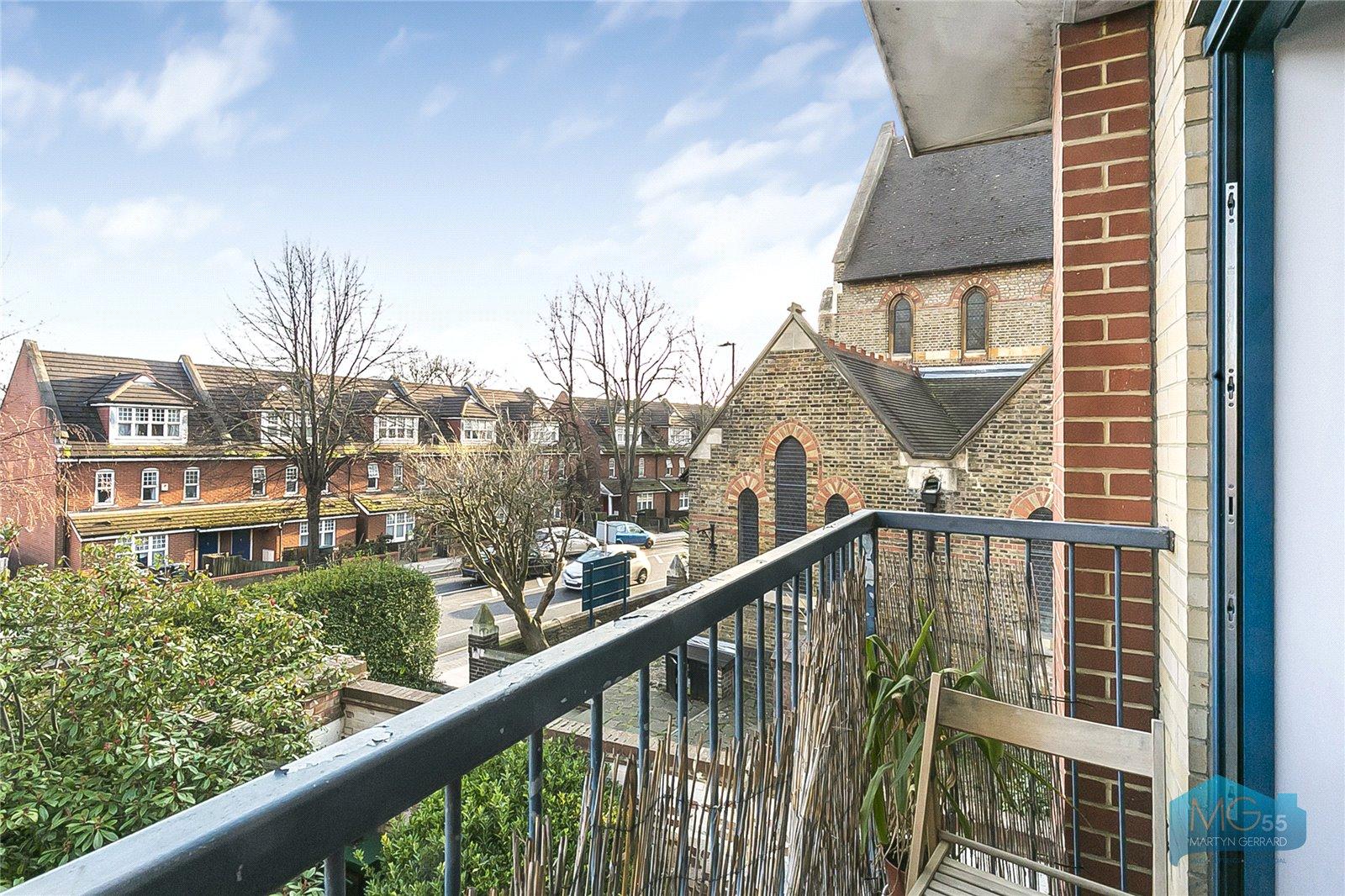 2 bedroom Apartment to rent - Martyn Gerrard