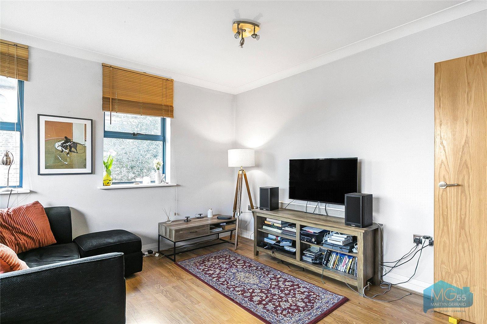 2 bedroom Apartment to rent - Martyn Gerrard