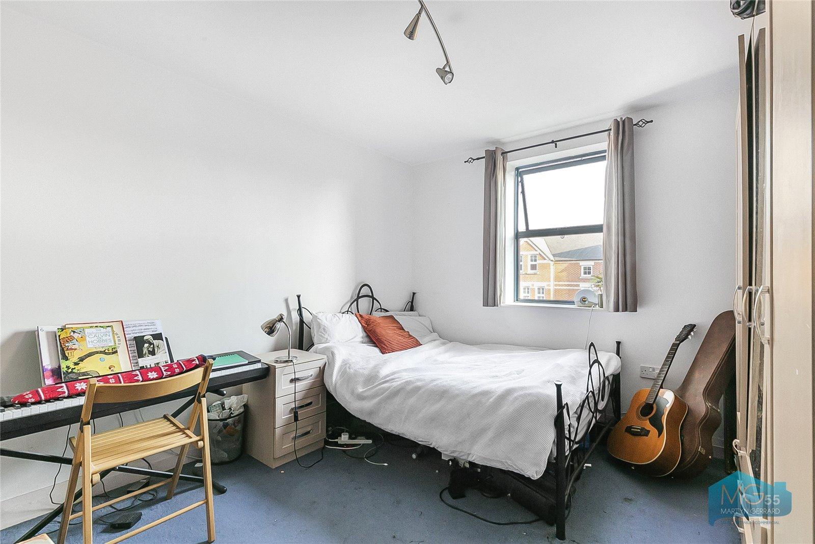 2 bedroom Apartment to rent - Martyn Gerrard