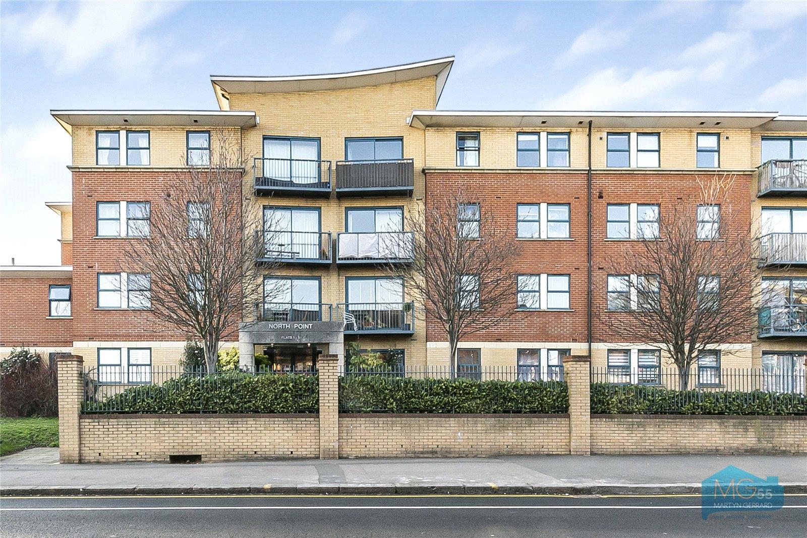 2 bedroom Apartment to rent - Martyn Gerrard