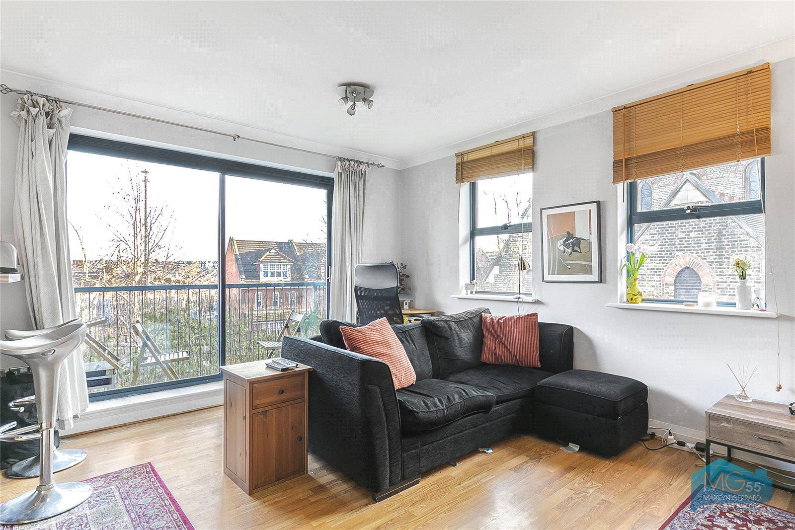 2 bedroom Apartment to rent - Martyn Gerrard