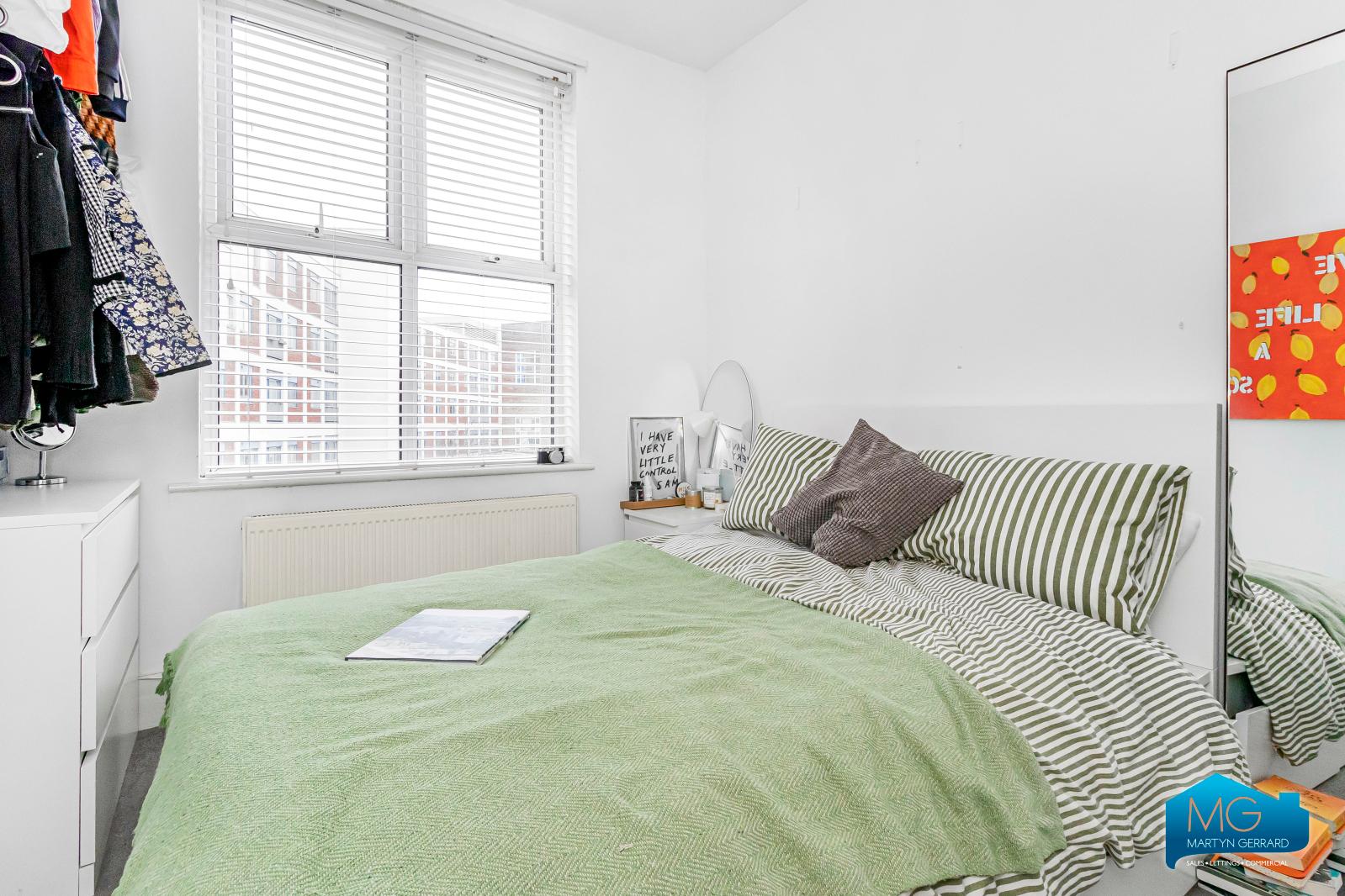 2 bedroom Apartment to rent - Martyn Gerrard