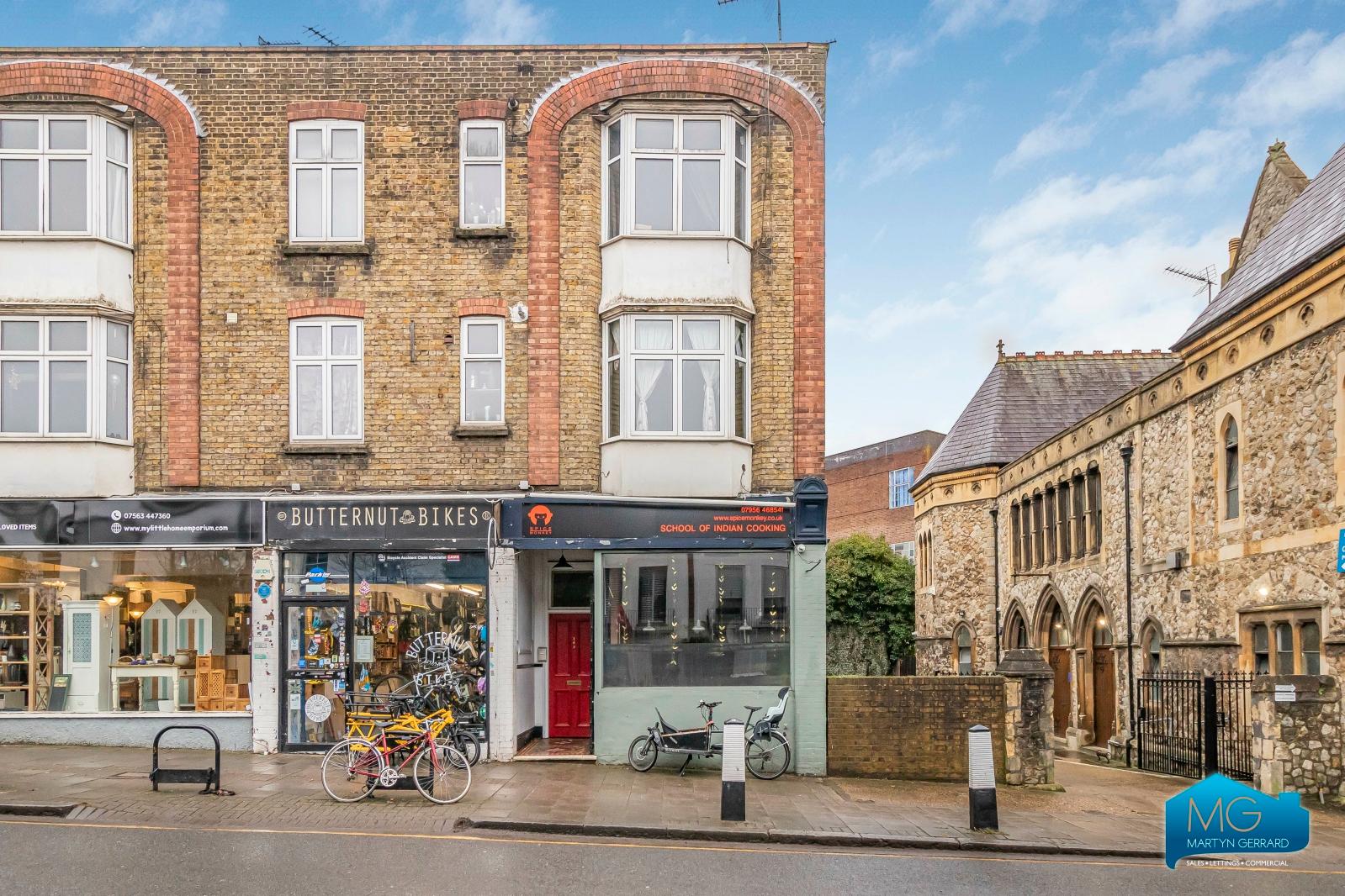 2 bedroom Apartment to rent - Martyn Gerrard