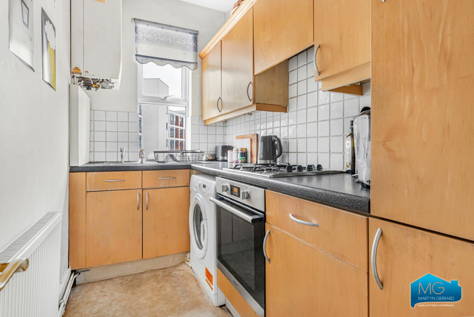 2 bedroom Apartment to rent - Martyn Gerrard