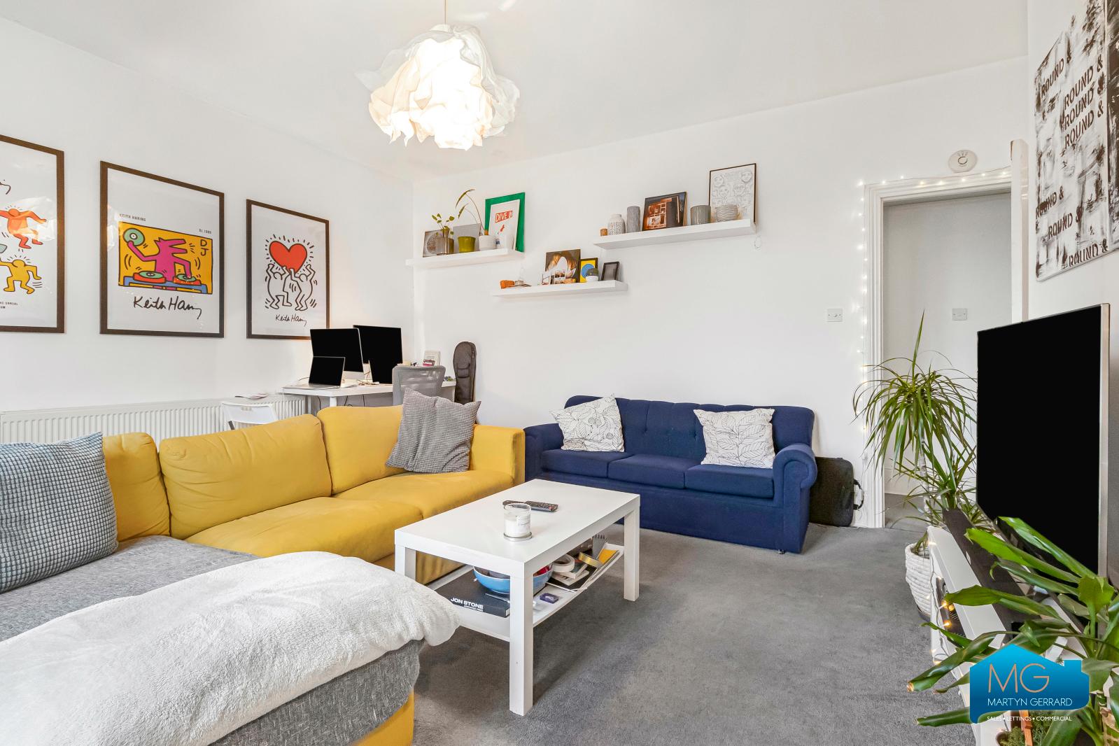 2 bedroom Apartment to rent - Martyn Gerrard