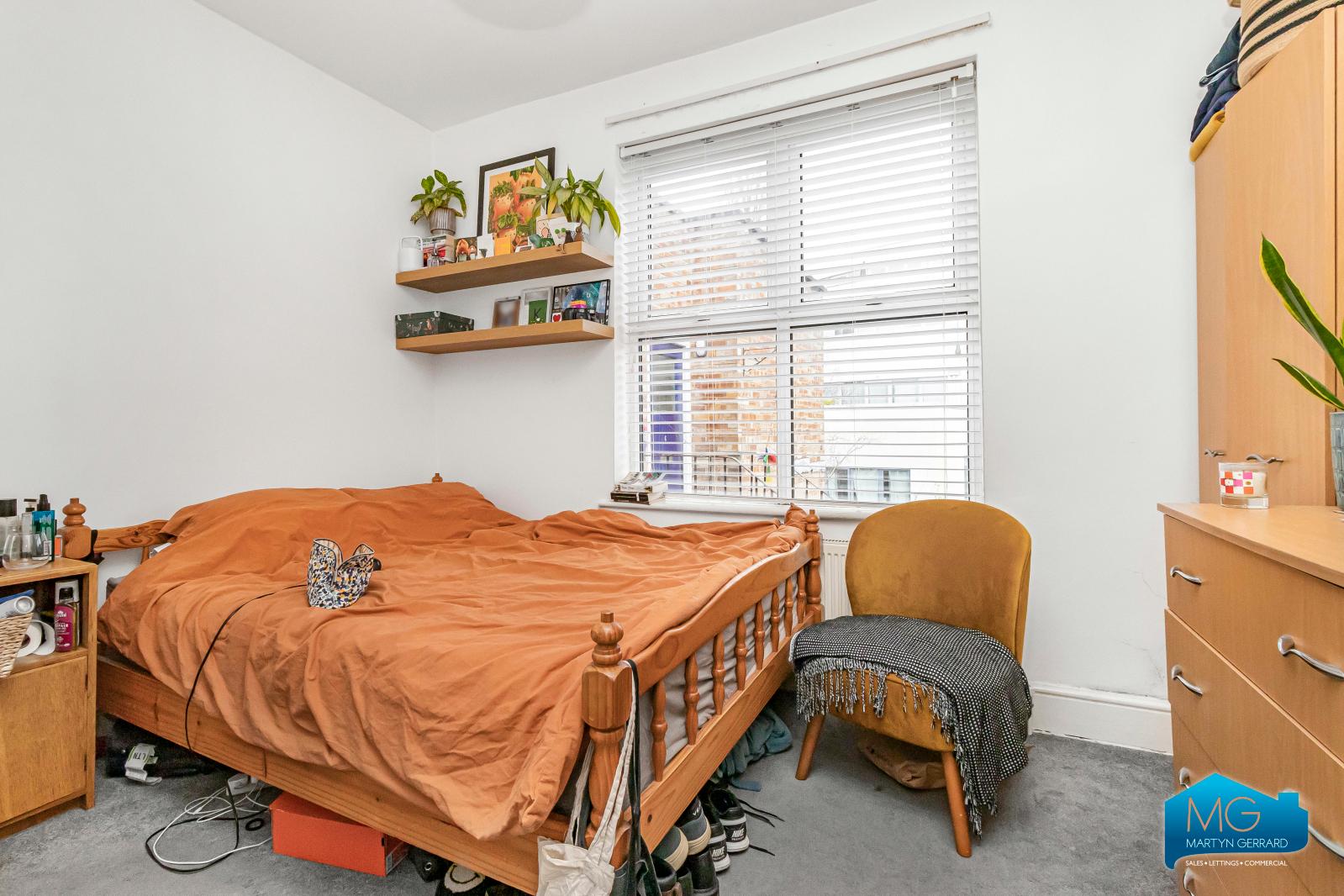 2 bedroom Apartment to rent - Martyn Gerrard