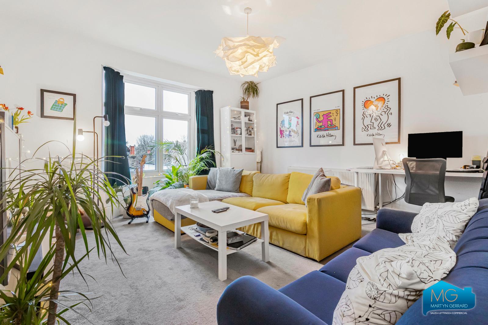 2 bedroom Apartment to rent - Martyn Gerrard
