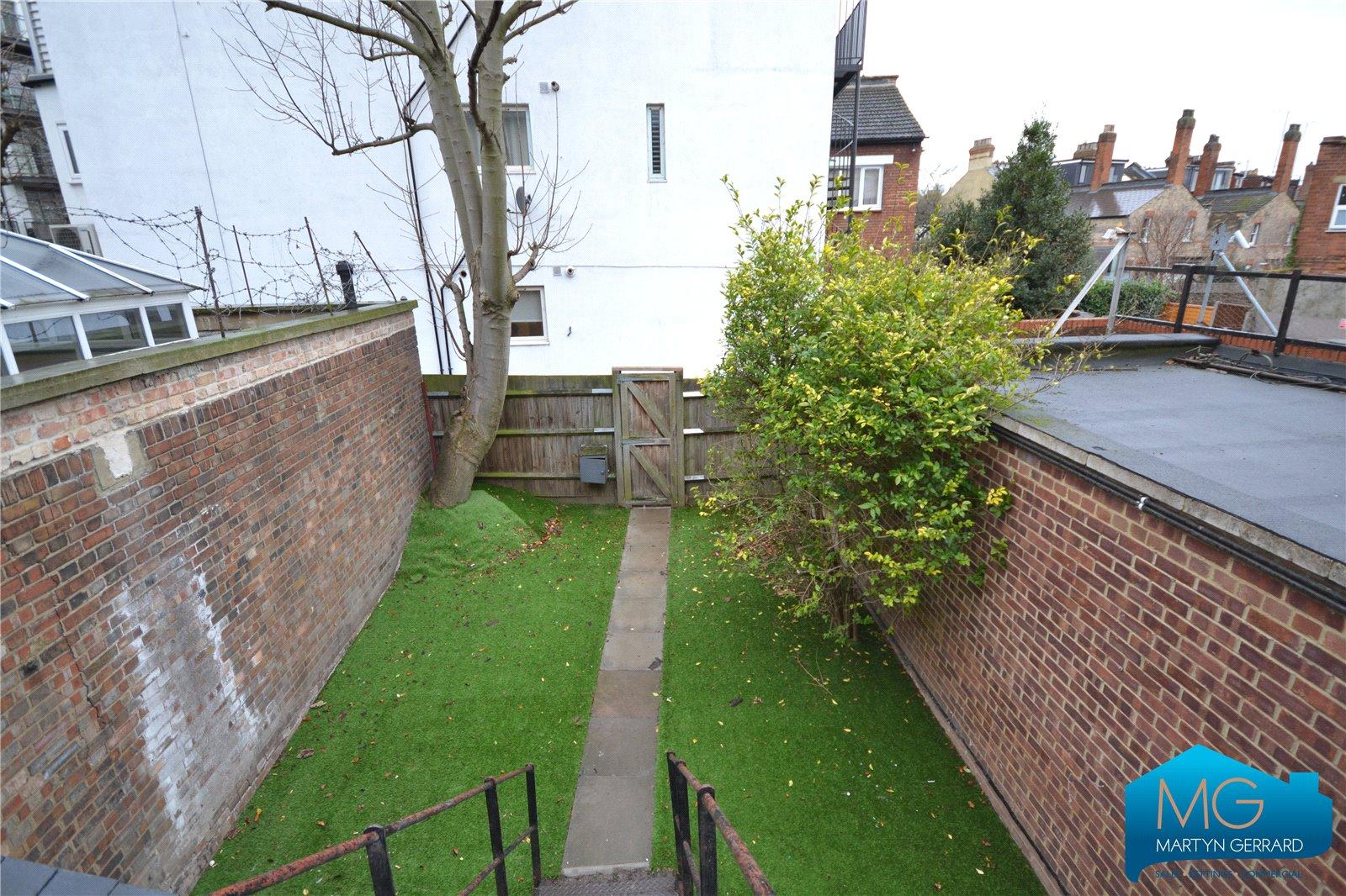 3 bedroom Apartment to rent - Martyn Gerrard