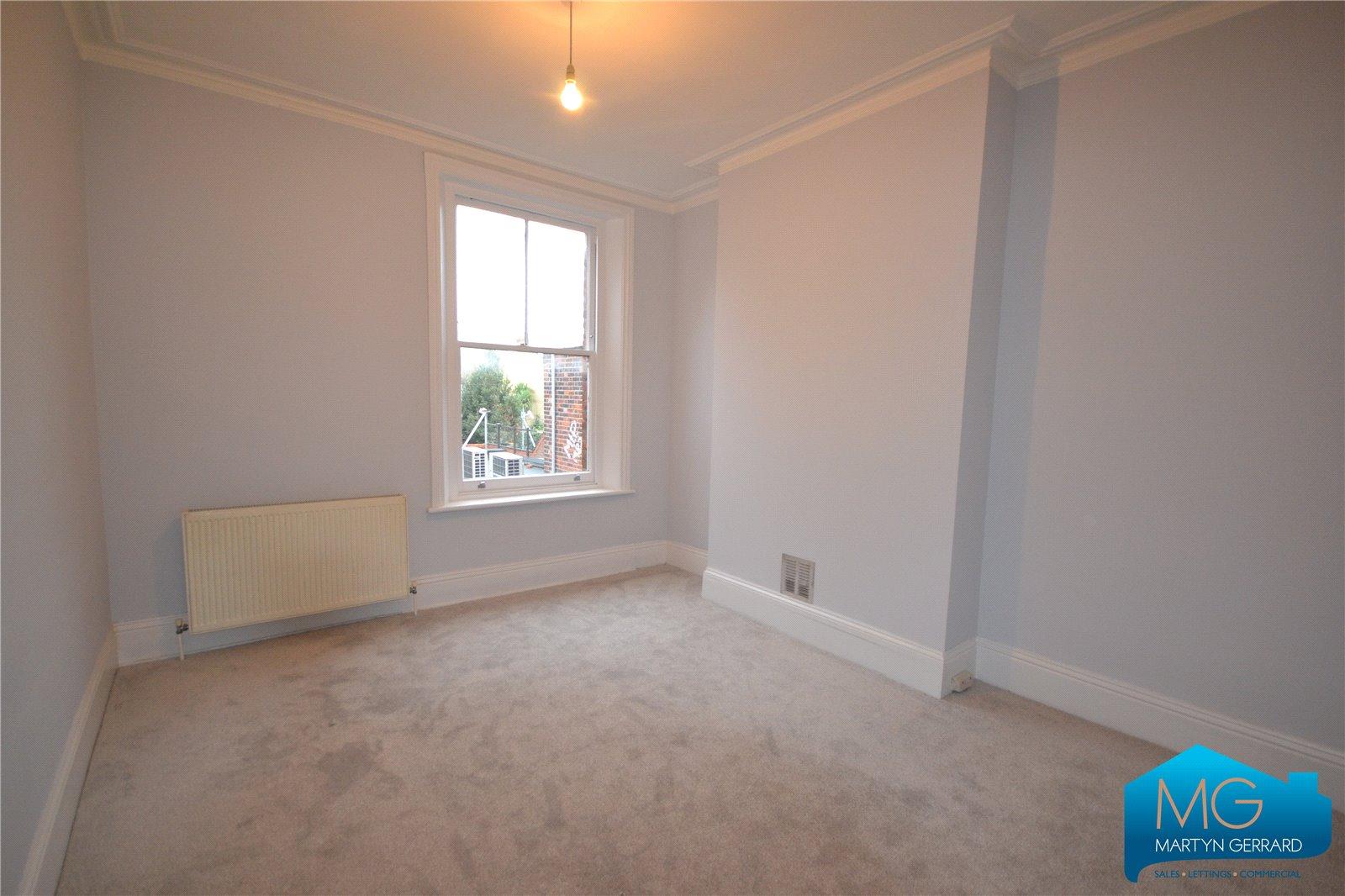3 bedroom Apartment to rent - Martyn Gerrard