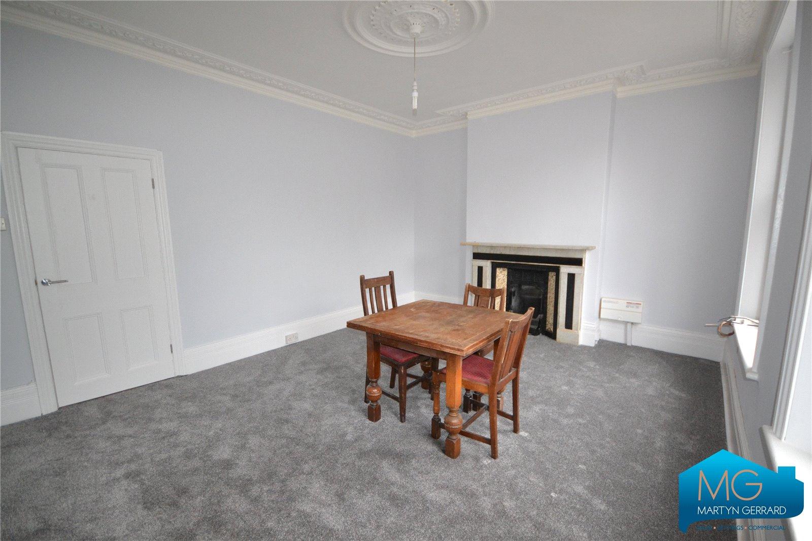 3 bedroom Apartment to rent - Martyn Gerrard