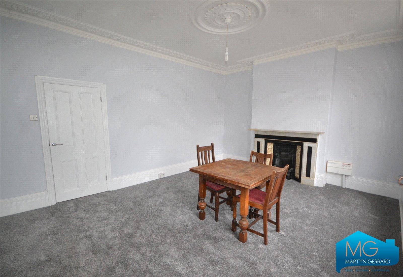 3 bedroom Apartment to rent - Martyn Gerrard