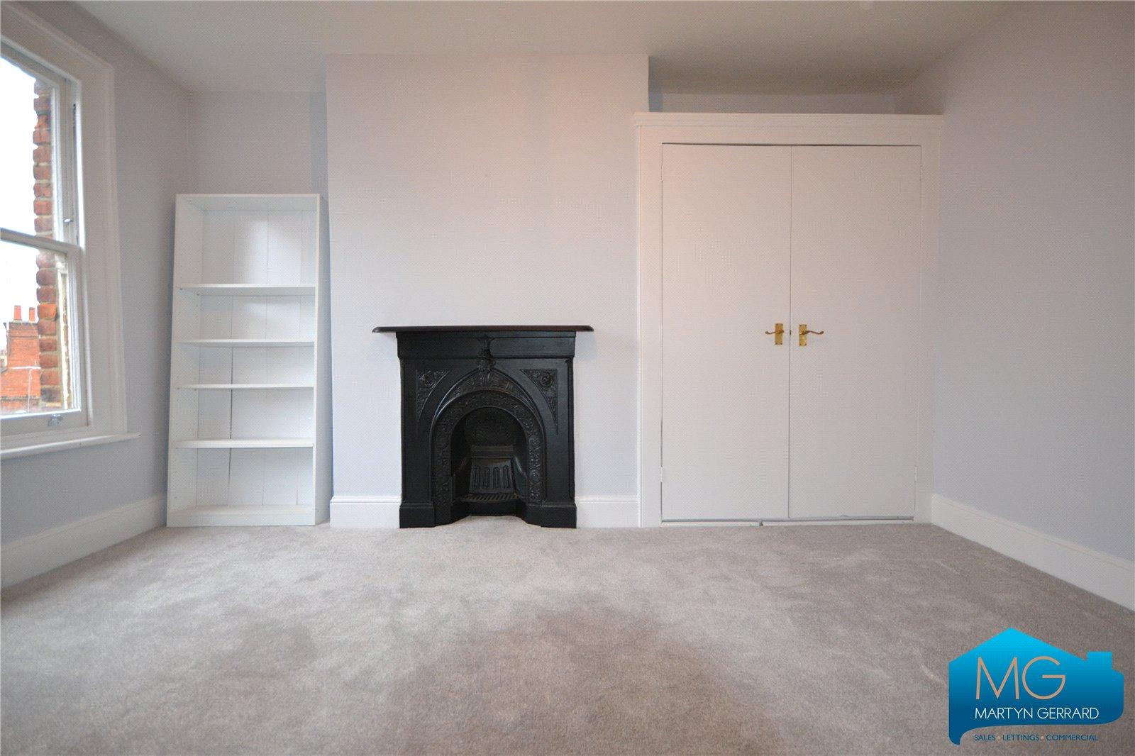 3 bedroom Apartment to rent - Martyn Gerrard