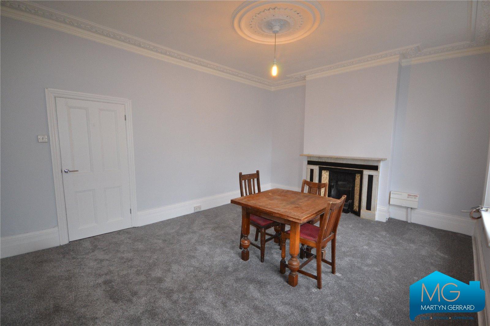 3 bedroom Apartment to rent - Martyn Gerrard
