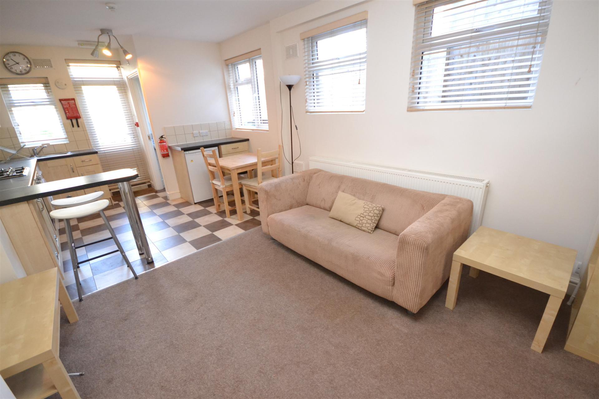 Quernmore Road, Stroud Green, N4+  - Martyn Gerrard