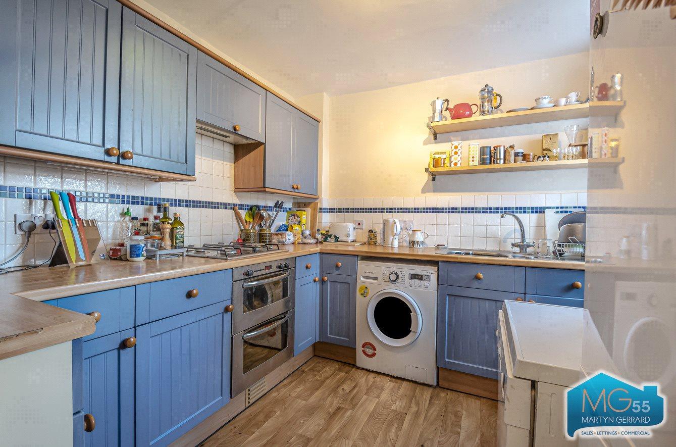 2 bedroom Terraced House to rent - Martyn Gerrard