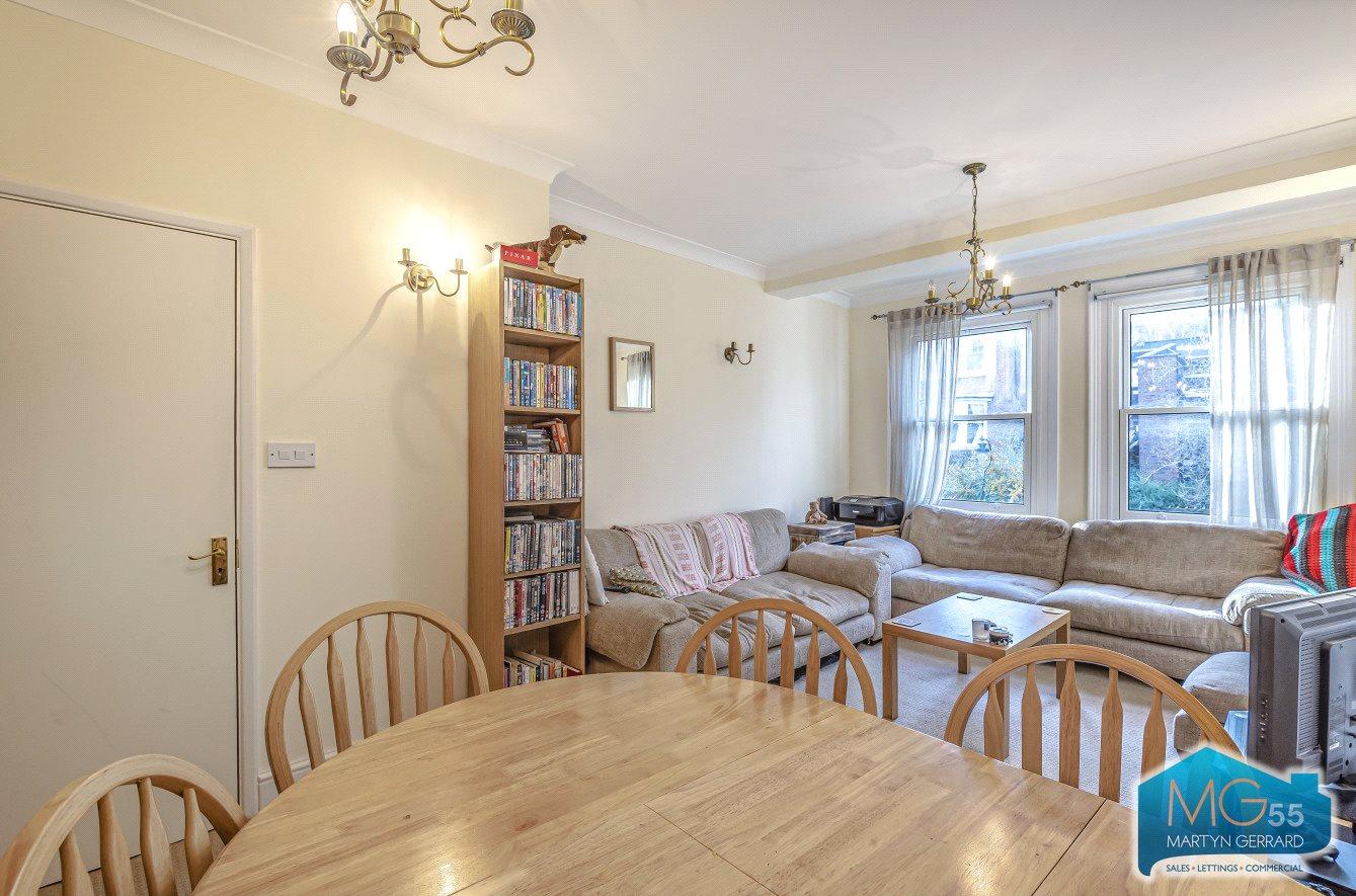 2 bedroom Terraced House to rent - Martyn Gerrard