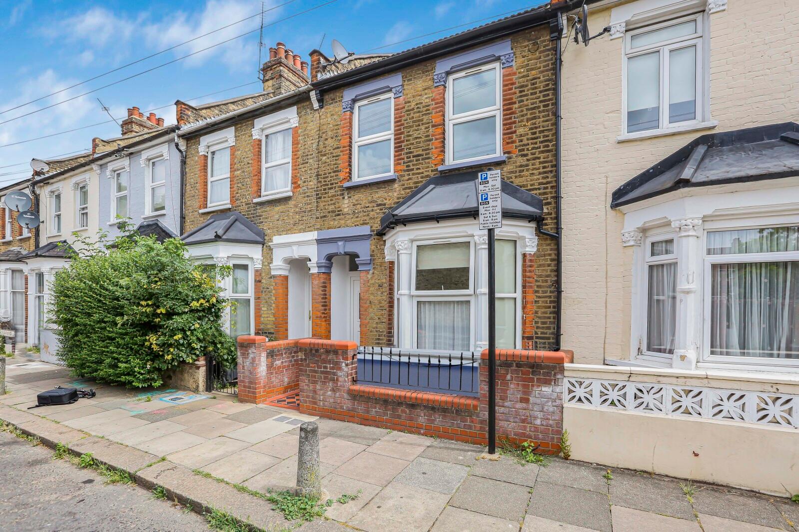 2 bedroom Apartment to rent - Martyn Gerrard