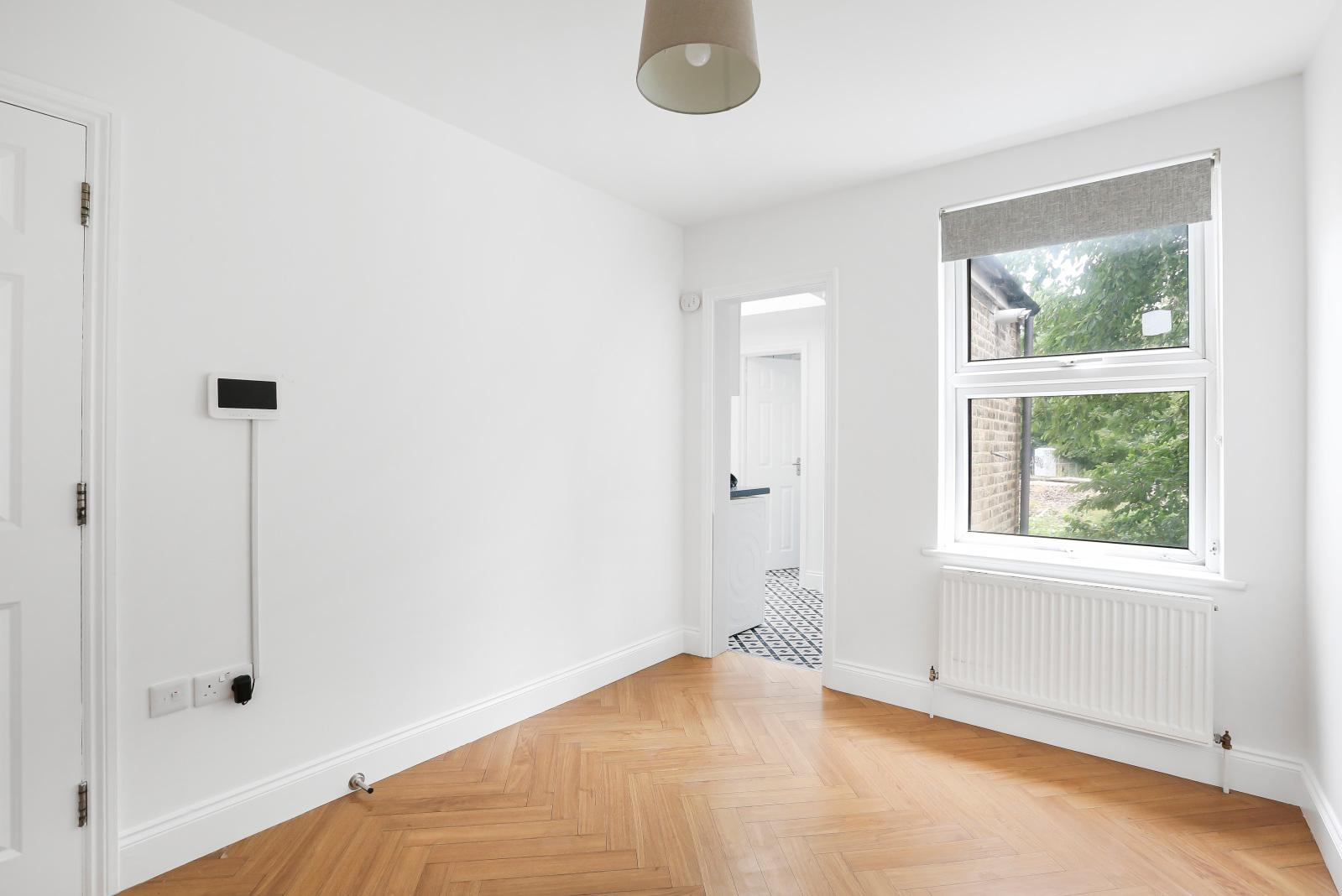 2 bedroom Apartment to rent - Martyn Gerrard