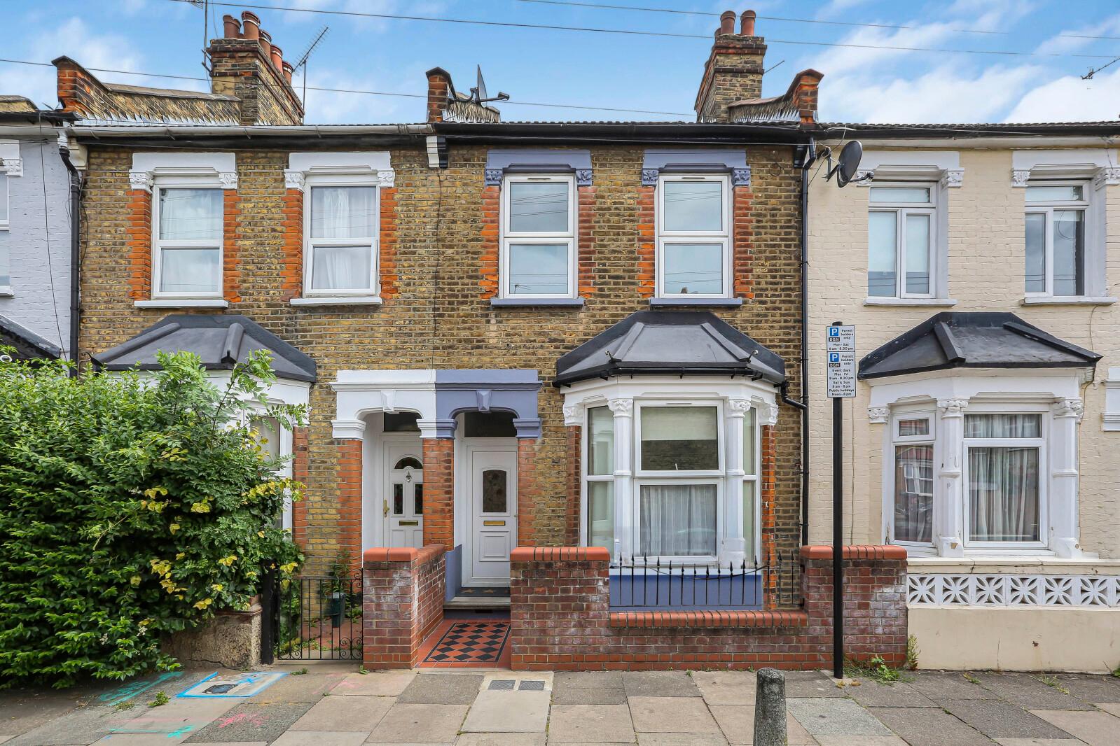 2 bedroom Apartment to rent - Martyn Gerrard