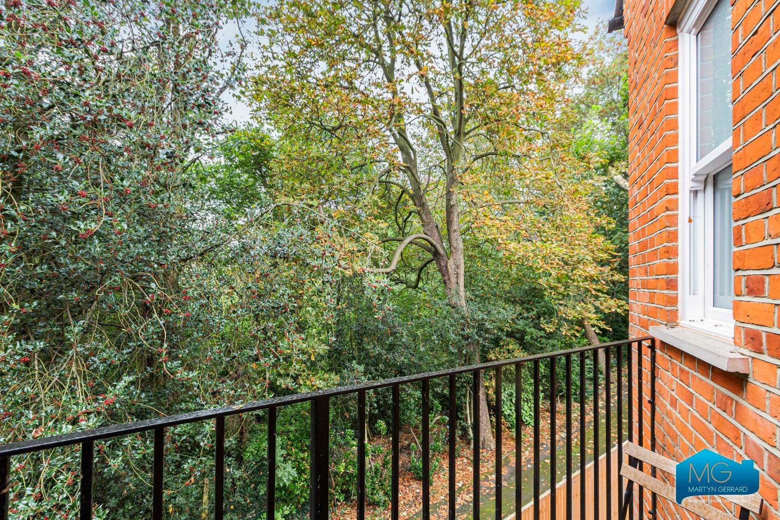 2 bedroom Apartment to rent - Martyn Gerrard