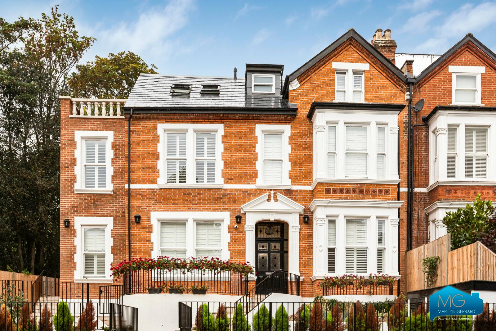 2 bedroom Apartment to rent - Martyn Gerrard