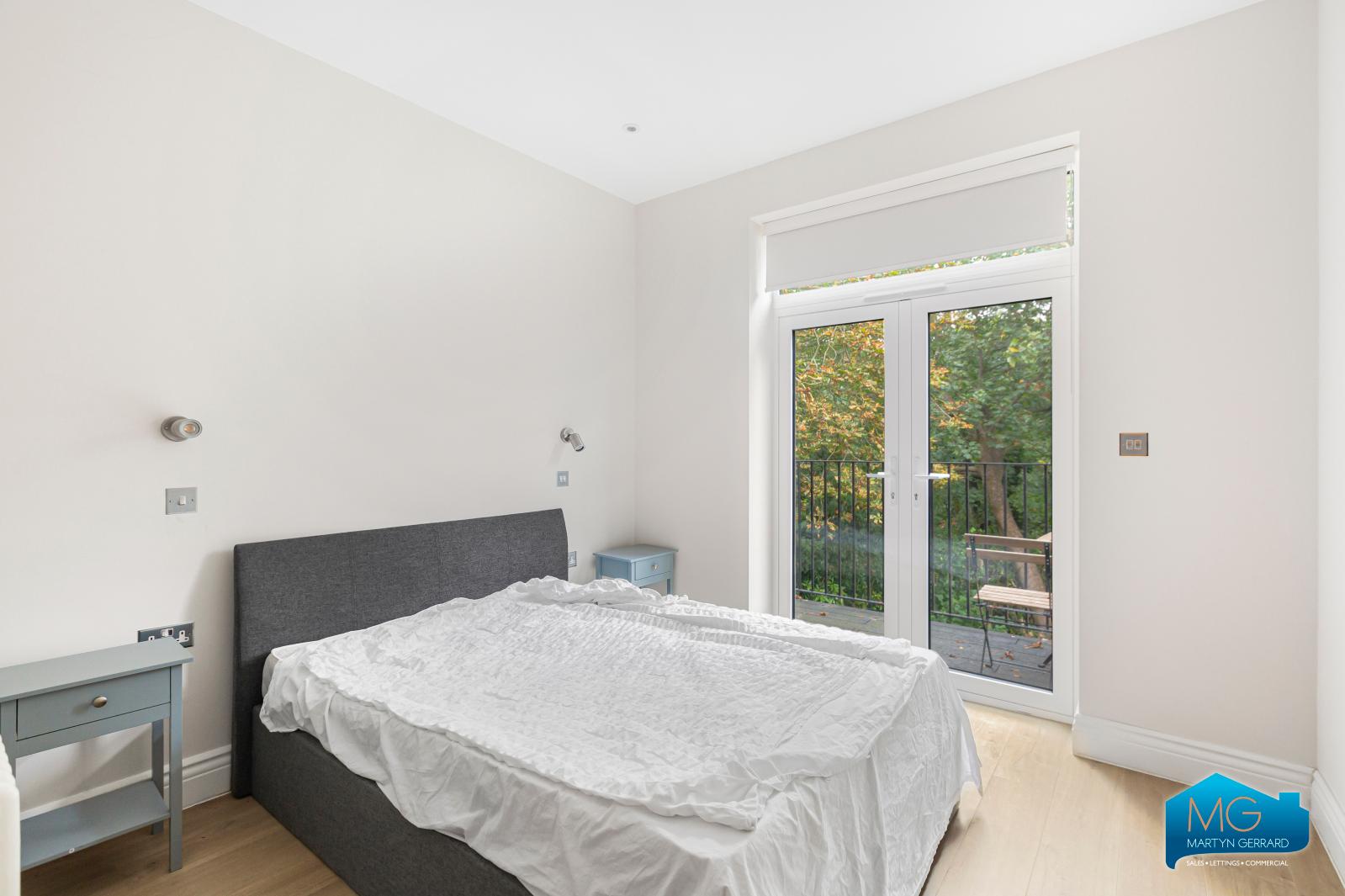 2 bedroom Apartment to rent - Martyn Gerrard
