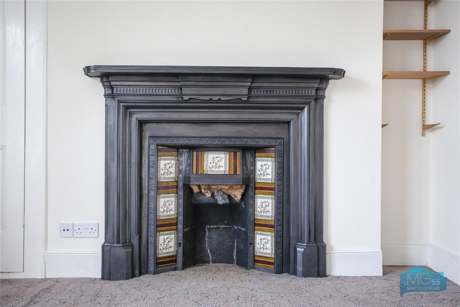 7 bedroom End of Terrace House to rent - Martyn Gerrard