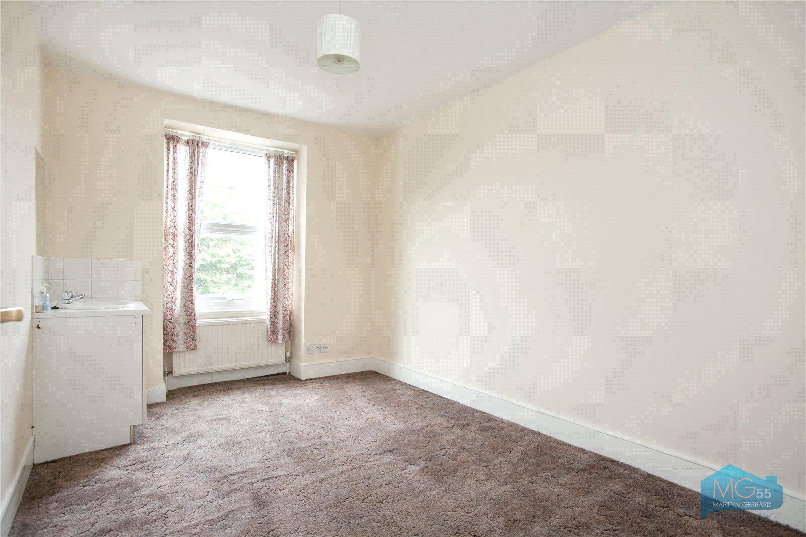7 bedroom End of Terrace House to rent - Martyn Gerrard